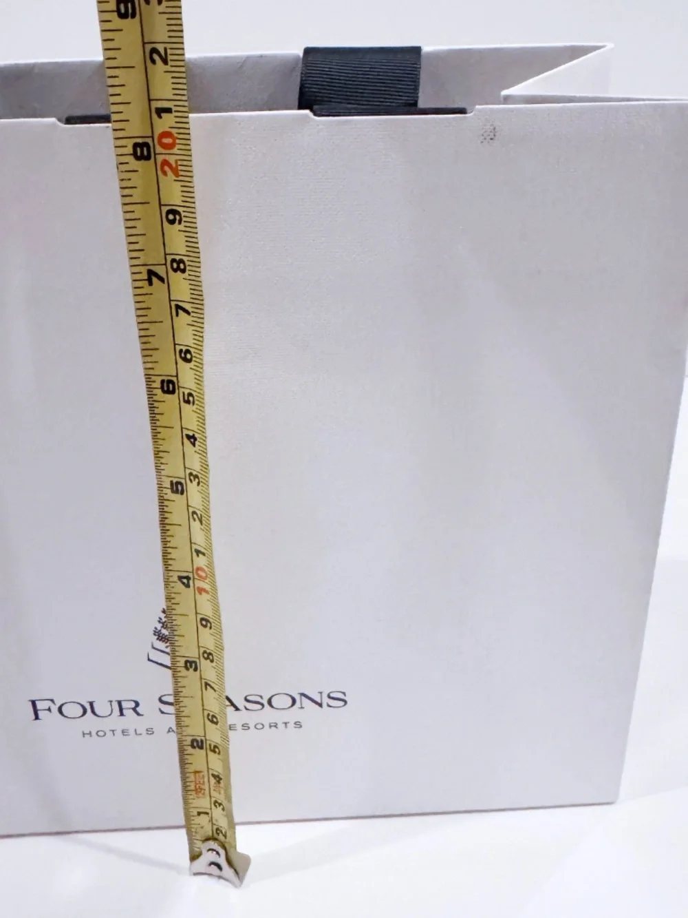 Four Seasons Hotels & Resorts Gift Bags Set of 2